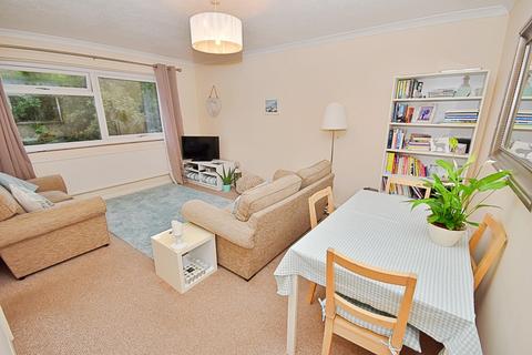 2 bedroom flat for sale, Peony Court, The Bridle Path, Woodford Green, Essex. IG8 9LY