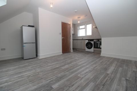 1 bedroom flat to rent, Greenford Road, Greenford