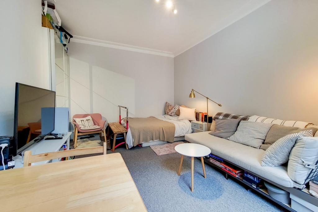 Apartment in London - View 3