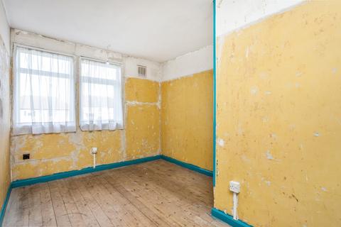 102 Withy Mead, London, E4 6JW