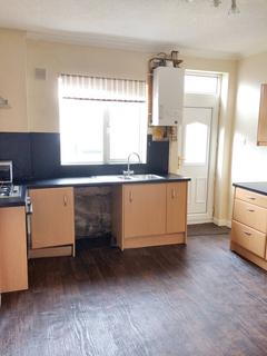 2 bedroom terraced house to rent, Dickinson Terrace, Featherstone WF7