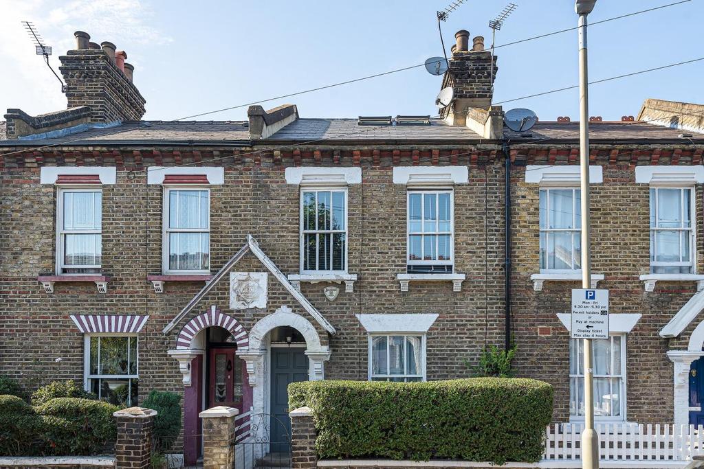Eversleigh Road, Battersea 3 bed terraced house £900,000