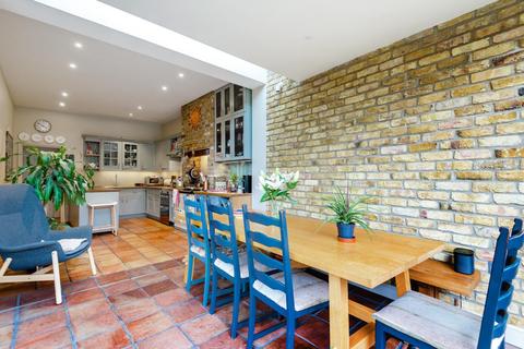 11 Braxted Park, London, SW16 3DW