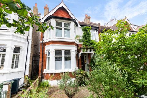 11 Braxted Park, London, SW16 3DW