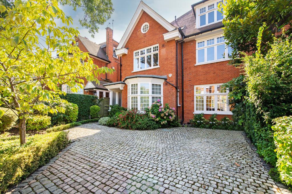 Bracknell Gardens, London, NW3 7 bed semidetached house £8,350,000
