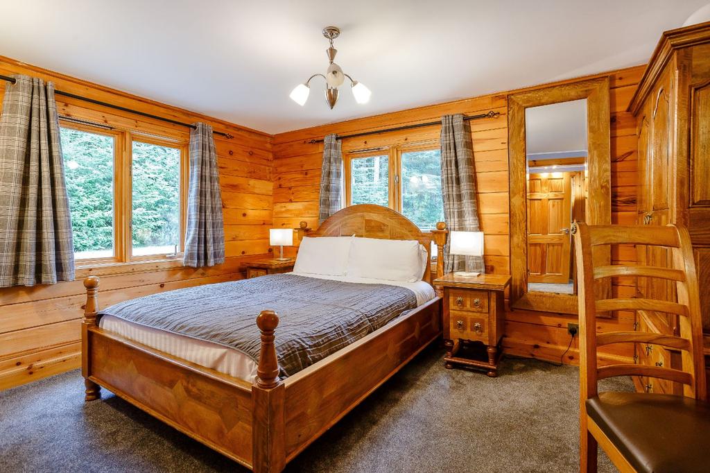 Lodges On Loch Ness