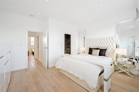 3 bedroom flat to rent, Queens Gate, South Kensington, London