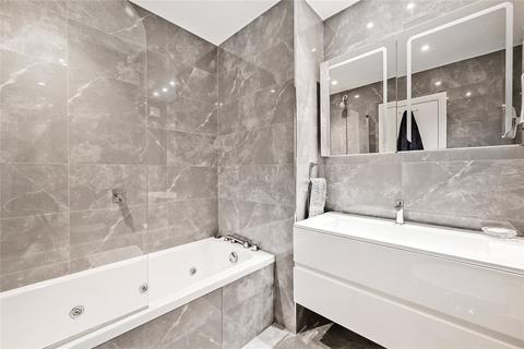 3 bedroom flat to rent, Queens Gate, South Kensington, London