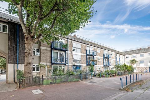 7 Thorburn Square, London, SE1 5QH