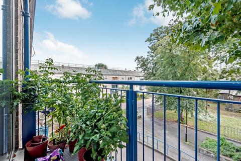 7 Thorburn Square, London, SE1 5QH