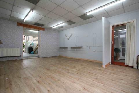 Retail property (high street) to rent, COMMERCIAL UNIT