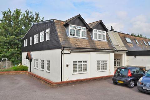 2 bedroom flat to rent, Golden Mews, Anerley, London, SE20