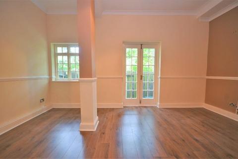 2 bedroom flat to rent, Golden Mews, Anerley, London, SE20