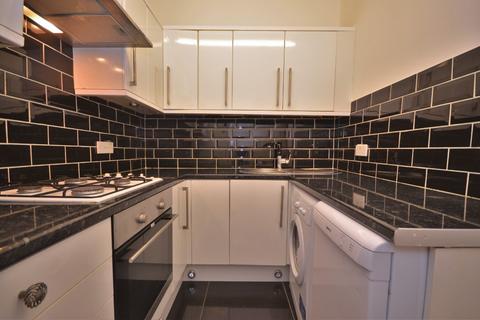 2 bedroom flat to rent, Golden Mews, Anerley, London, SE20