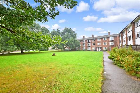 30 Catlyn Close, East Malling, West Malling, ME19 6RX