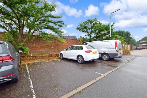 30 Catlyn Close, East Malling, West Malling, ME19 6RX