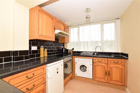 30 Catlyn Close, East Malling, West Malling, ME19 6RX