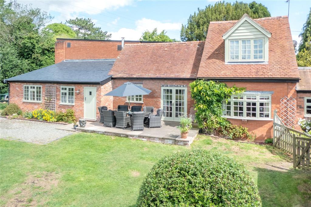 Boraston Bank, Tenbury Wells... 2 bed equestrian property £695,000