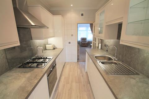 908 Carntyne Road, Glasgow, G32 6NE