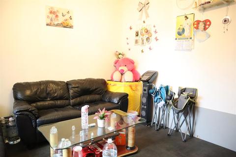 34 Temple Road, Hounslow, TW3 1XS
