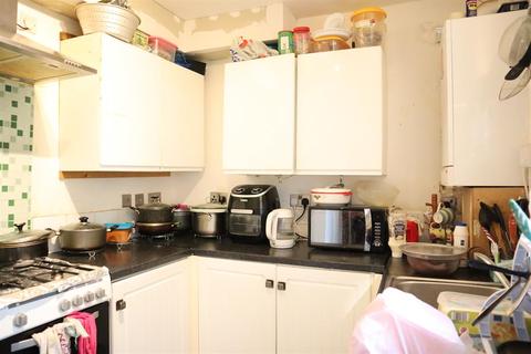 34 Temple Road, Hounslow, TW3 1XS