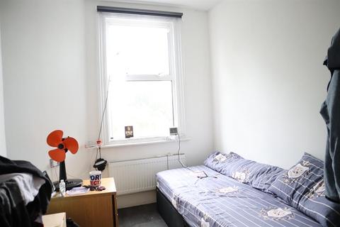 34 Temple Road, Hounslow, TW3 1XS