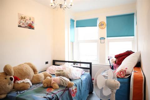 34 Temple Road, Hounslow, TW3 1XS