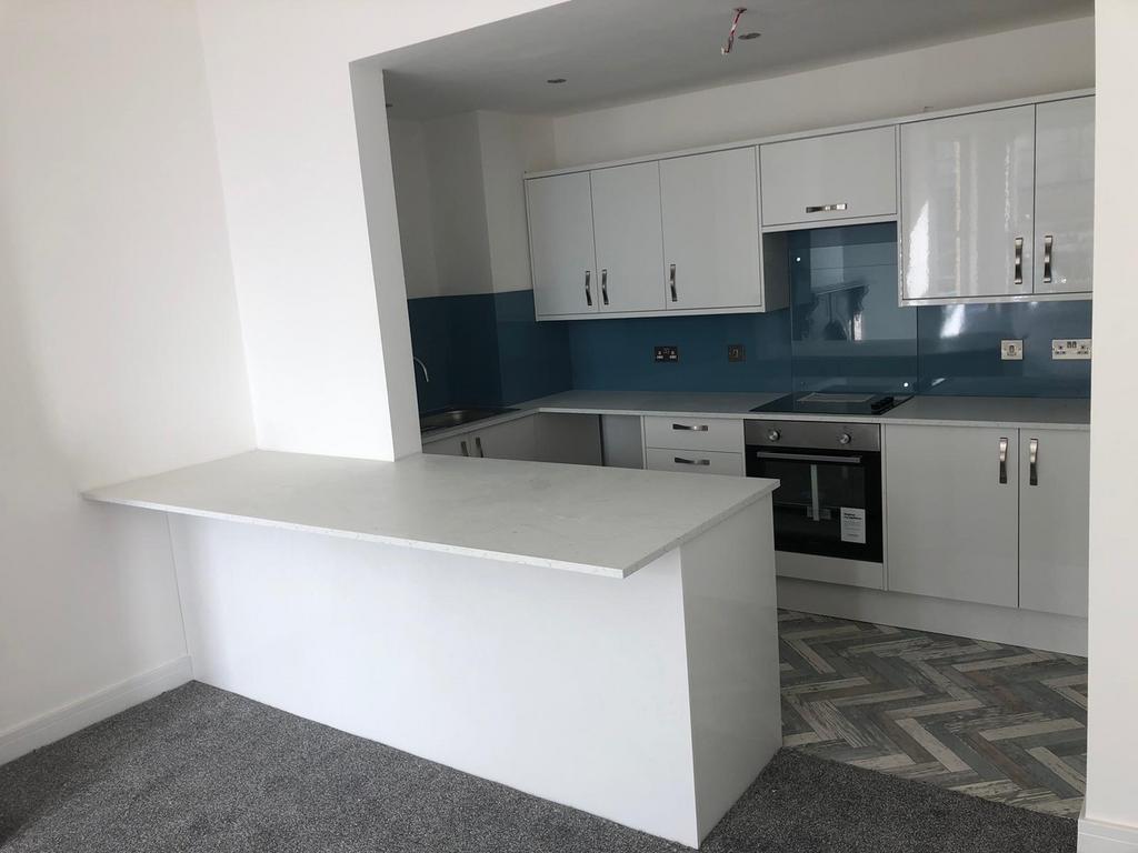 Kitchen with breakfast bar