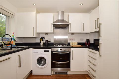 4 Batten Walk, Maidstone, ME17 3AA