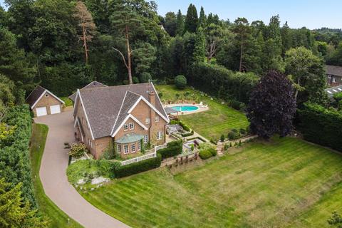 High Trees Cavendish Road, Weybridge, KT13 0JX