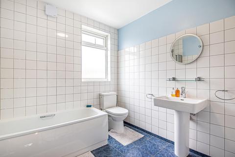 3 Raglan Road, Bromley, BR2 9NN
