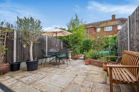 3 Raglan Road, Bromley, BR2 9NN