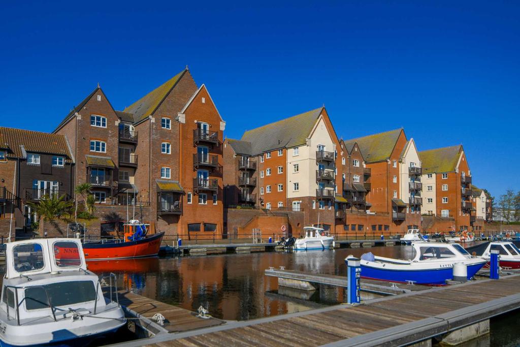 Daytona Quay, Eastbourne 2 bed flat £250,000