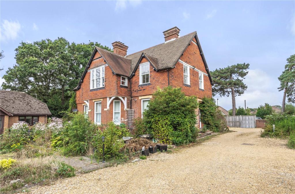 Church Road, Locks Heath... 1 bed apartment £190,000
