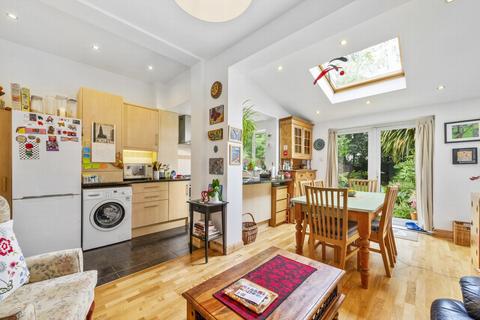 62 Studland Road, London, W7 3QX