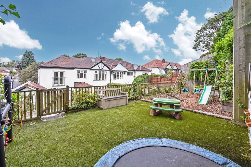 Woodhill Drive, Prestwich, M25 4 bed semidetached house £550,000