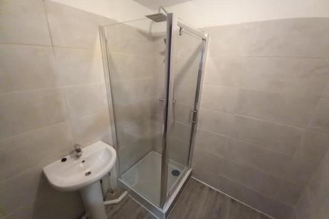 Studio to rent, Slough,  Berkshire,  SL2