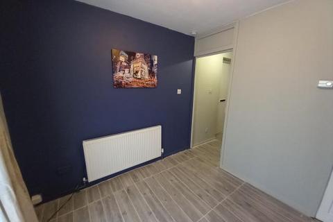 Studio to rent, Slough,  Berkshire,  SL2