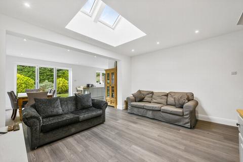 23 Willow Grove, Ruislip, HA4 6DG
