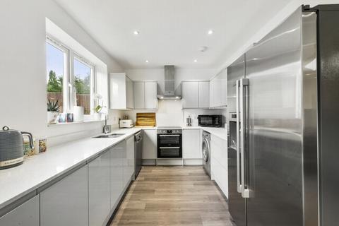 23 Willow Grove, Ruislip, HA4 6DG