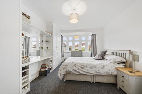 23 Willow Grove, Ruislip, HA4 6DG