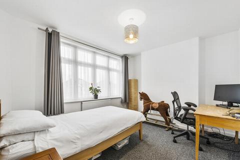 23 Willow Grove, Ruislip, HA4 6DG