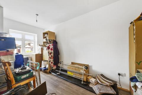 23 Willow Grove, Ruislip, HA4 6DG