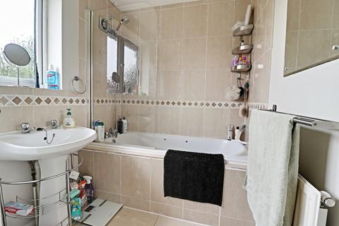 44 Aldwell Close, Wootton, Northampton, NN4 6AX