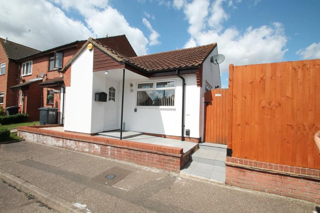 Henniker Gate, Chelmsford 2 bed terraced bungalow £300,000