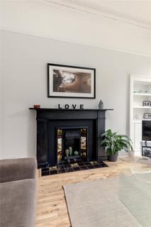 18/1 Leopold Place, Edinburgh, EH7 5LB