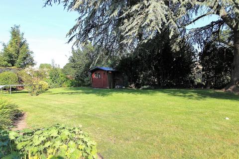 14 Wallace Fields, Epsom, KT17 3AT