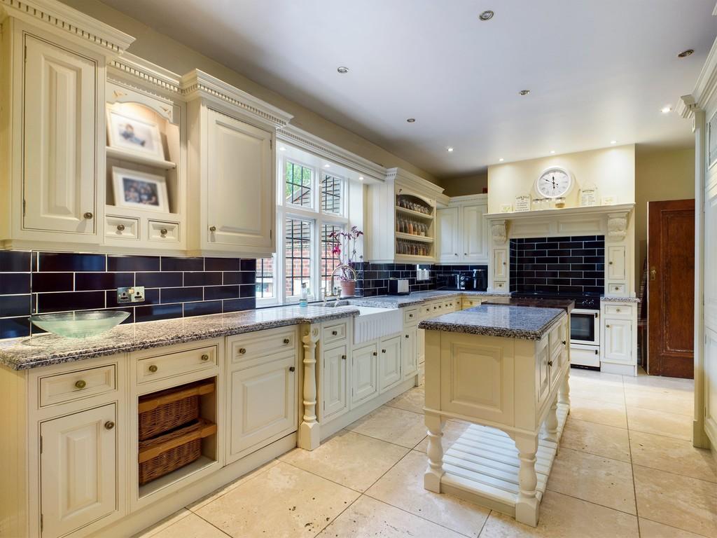 Whitaker Road, Derby 6 bed detached house £700,000