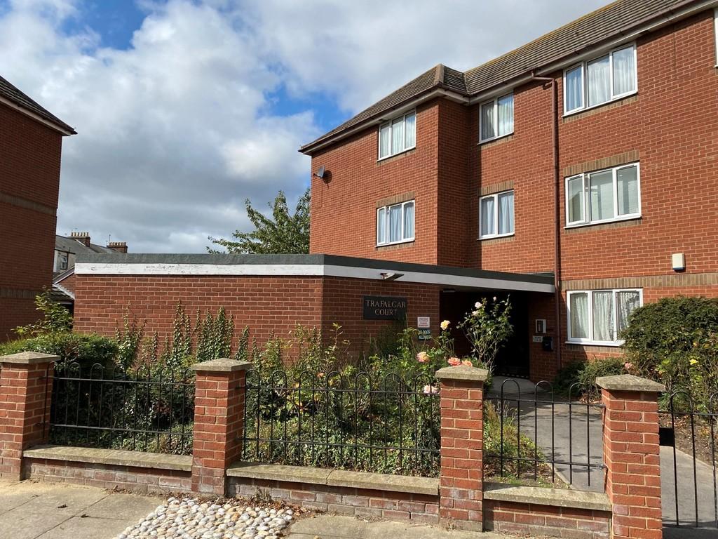 Trafalgar Court, Great Yarmouth 2 bed flat £625 pcm (£144 pw)
