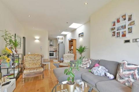 3 bedroom ground floor flat for sale - Chaplin Road, Willesden